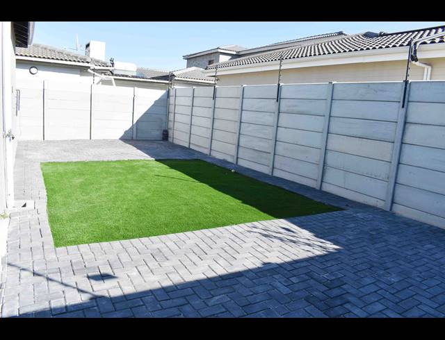 3 BEDROOM FREEHOLD TO LET IN PARKLANDS NORTH